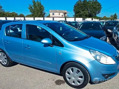 Usata Opel Corsa 60 CV (44 kW) 2007 Blu Utilitaria