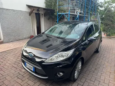 Usata Ford Fiesta Titanium 82 CV (60 kW) 2009 Nero Berlina
