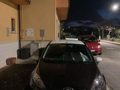 Usata Ford Fiesta 58 CV (42 kW) 2011 Nero Utilitaria