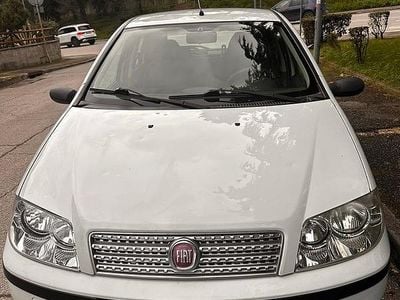 Usata Fiat Punto Active 60 CV (44 kW) 2009 Bianco Utilitaria