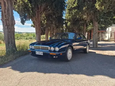 Usata Jaguar XJ6 211 CV (155 kW) 1996 Blu Berlina