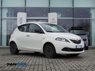 Usata Lancia Ypsilon Gold 69 CV (50 kW) 2023 Bianco Utilitaria