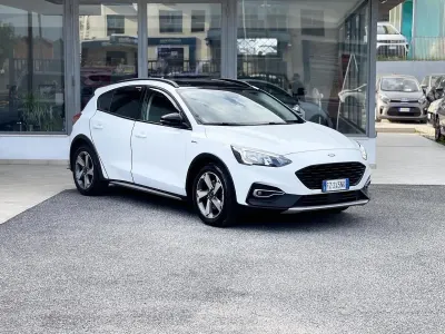 Usata Ford Focus 125 CV (91 kW) 2019 Bianco Berlina