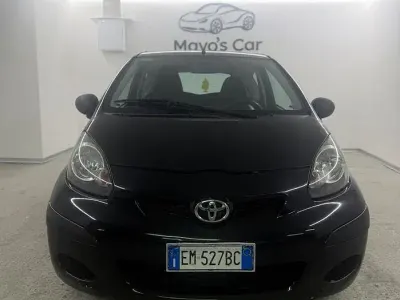 Usata Toyota Aygo 68 CV (50 kW) 2012 Nero Utilitaria