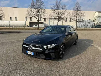 Usata Mercedes A180 136 CV (100 kW) 2021 Nero Berlina