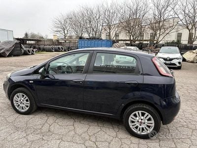 Usata Fiat Punto Pop 69 CV (50 kW) 2012 Blu/azzurro Utilitaria