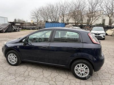 Usata Fiat Punto Pop 77 CV (56 kW) 2012 Blu/azzurro Utilitaria