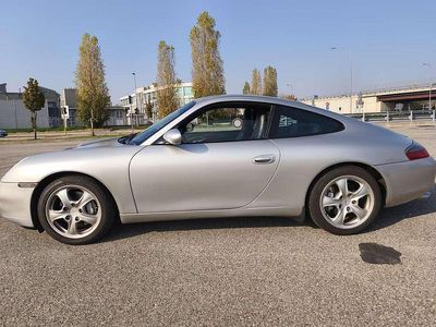 Usata Porsche 911 Carrera 4 300 CV (220 kW) 2000 Argento Coupé