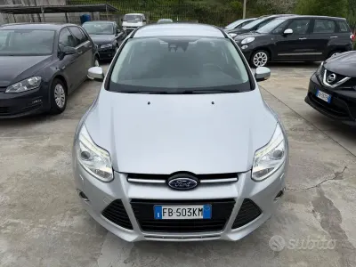 Usado Ford Focus Titanium 116 HP (85 kW) 2012 Cinzento Carrinha