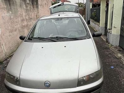 Usata Fiat Punto Feel 60 CV (44 kW) 2003 Berlina