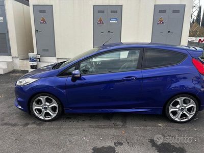 Usata Ford Fiesta ST 182 CV (133 kW) 2014 Blu Utilitaria