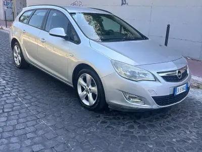 Usata Opel Astra 116 CV (85 kW) 2012 Grigio Station wagon