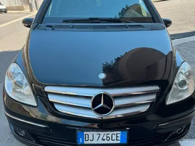 Usata Mercedes B200 140 CV (102 kW) 2007 Nero Monovolume