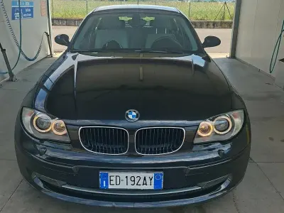 Usata BMW 120 177 CV (130 kW) 2010 Nero Utilitaria