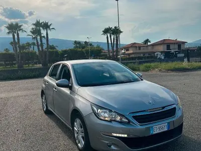 Usata Peugeot 308 Business-Line 116 CV (85 kW) 2014 Grigio Berlina