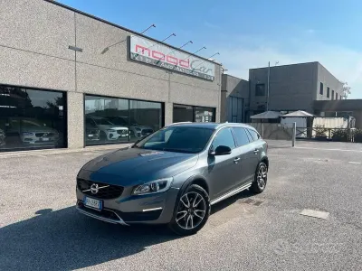 Usata Volvo V60 CC Plus 150 CV (110 kW) 2017 Grigio Station wagon