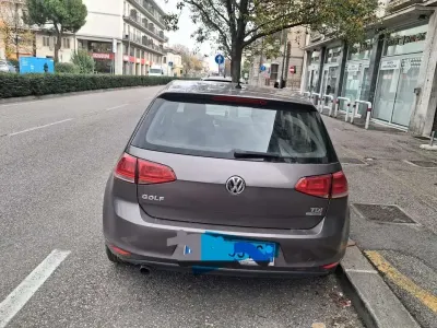Usata VW Golf VII Trendline 105 CV (77 kW) 2013 Berlina
