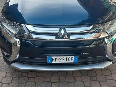 Usata Mitsubishi Outlander 150 CV (110 kW) 2017 Blu SUV