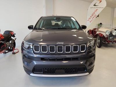 Grigio Usata 2024 Jeep Compass Altitude SUV | 30.400 € (Buon prezzo)
