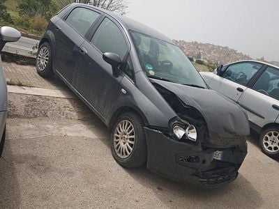 Usata Fiat Grande Punto 75 CV (55 kW) 2011 Nero Utilitaria