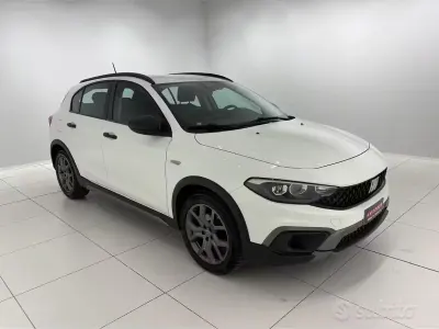 Usata Fiat Tipo Cross 100 CV (73 kW) 2021 Bianco Berlina