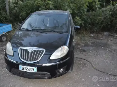 Usata Lancia Musa 90 CV (66 kW) 2008 Nero Monovolume