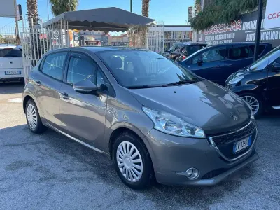 Usata Peugeot 208 Allure 95 CV (69 kW) 2014 Bronzo Utilitaria