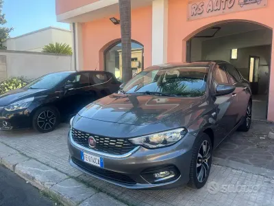 Usata Fiat Tipo Lounge 120 CV (88 kW) 2016 Grigio Berlina