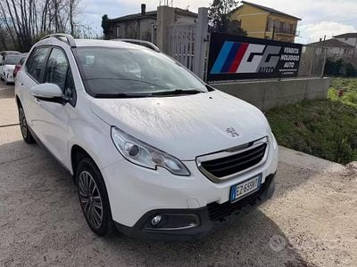 Usata Peugeot 2008 Active 75 CV (55 kW) 2015 Bianco SUV