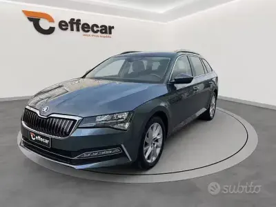 Usata Skoda Superb Executive 156 CV (114 kW) 2020 Grigio Station wagon
