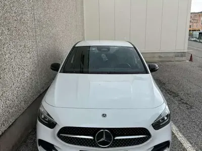 Usata Mercedes B180 Premium 116 CV (85 kW) 2023 Utilitaria