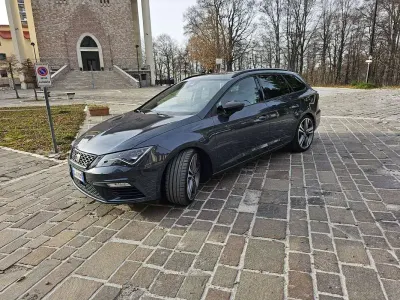Usata Seat Leon ST 4Drive 300 CV (220 kW) 2021 Grigio Station wagon