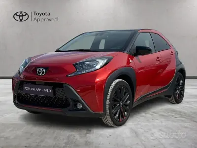 Usata Toyota Aygo X Trend 72 CV (52 kW) 2022 Rosso SUV