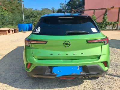 Usata Opel Mokka 130 CV (95 kW) 2023 Verde SUV