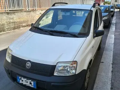 Usata Fiat Panda 69 CV (50 kW) 2005 Bianco Utilitaria