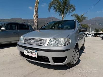 Usata Fiat Punto 69 CV (50 kW) 2010 Grigio Utilitaria