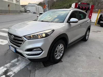 Käytetty Hyundai Tucson Xpossible 116 HP (85 kW) 2016 Harmaa Katumaasturi
