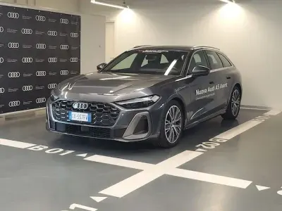 Gebraucht Audi A5 S-Line 204 PS (150 kW) 2024 Grau Kombi