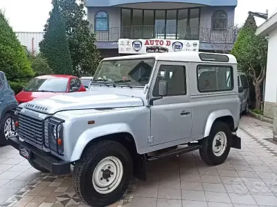 Gebraucht Land Rover Defender SE 122 PS (89 kW) 2010 SUV