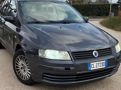 Usata Fiat Stilo 103 CV (75 kW) 2004 Grigio Utilitaria