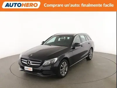 Usado Mercedes C200 136 CV (100 kW) 2016 Negro Familiar
