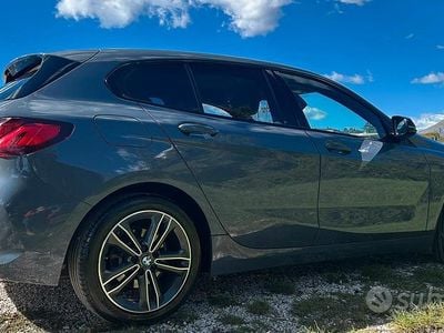 Usata BMW 116 Sport Line 116 CV (85 kW) 2020 Grigio Utilitaria