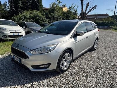 Begagnad Ford Focus 120 HK (88 kW) 2015 Grå Kombi