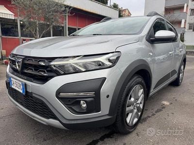 Usata Dacia Sandero Comfort 101 CV (74 kW) 2022 Grigio Berlina