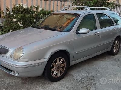 Begagnad Lancia Lybra 116 HK (85 kW) 2006 Grå Kombi