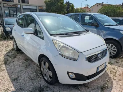 Usata Kia Venga 125 CV (91 kW) 2011 Bianco Utilitaria