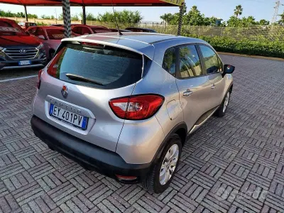 Usata Renault Captur 90 CV (66 kW) 2015 Grigio SUV