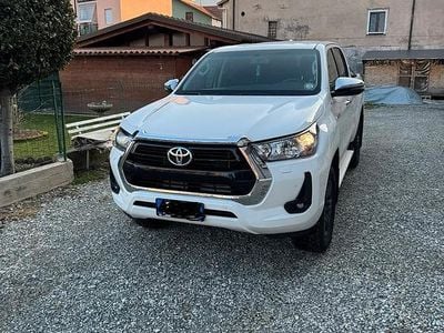 Usata Toyota HiLux 150 CV (110 kW) 2024 Bianco Pick-up