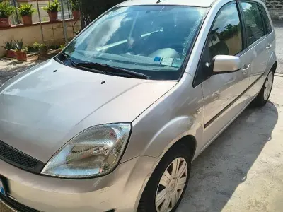 Usata Ford Fiesta 75 CV (55 kW) 2005 Utilitaria