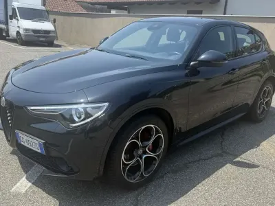 Usata Alfa Romeo Stelvio Veloce 209 CV (153 kW) 2021 Nero vulcano SUV
